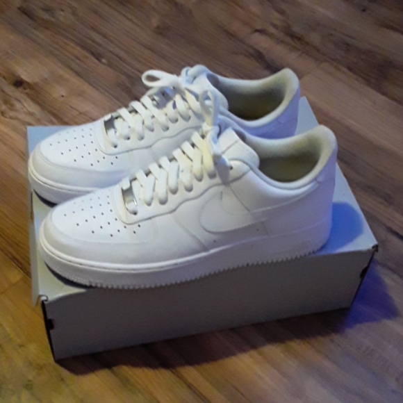 Air force 1s - Picture 1 of 4